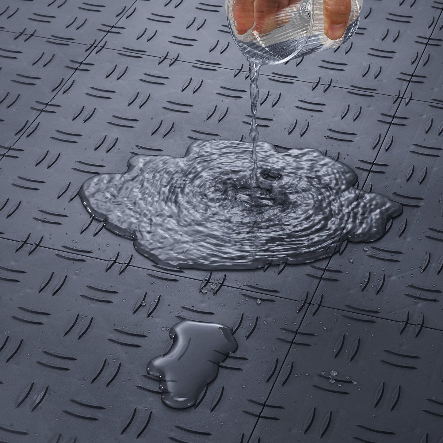 Ineinander greifende Garagenfliesen, 12 x 12 x 0,53 Zoll, 50er-Packung Garagenbodenfliesen, rutschfeste doppelseitige Struktur-Garagenbodenfliesen, für Garagen, Keller, Reparaturwerkstätten, Graphitgrau