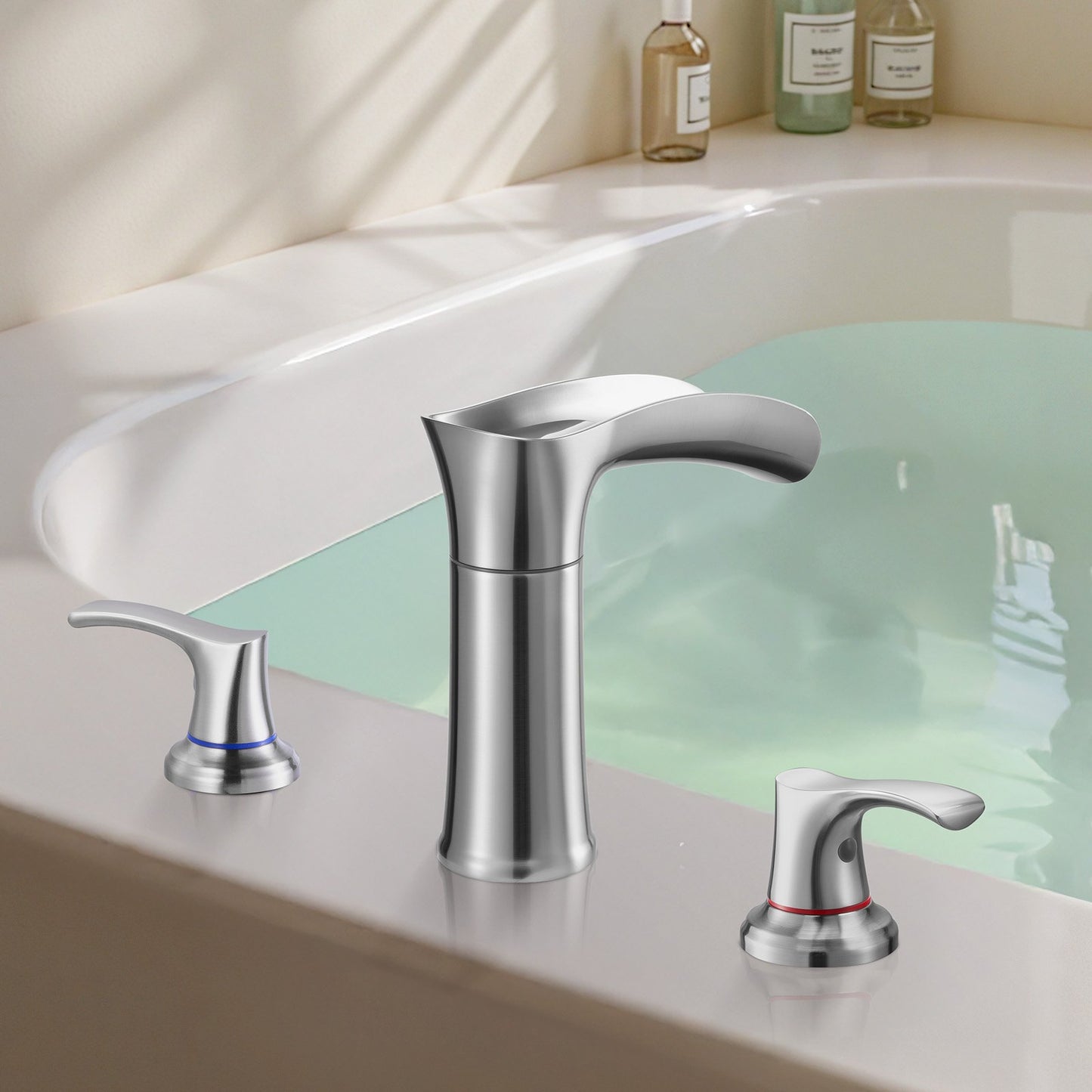 Roman Tub Faucet, 3 Hole Waterfall Bathtub Faucet, Zinc Alloy Bath Tubs Faucets Set with 2 Handles, Deck Mount Bath Tub Faucets Set for Pet Washing, Adult Bathing, Silver, Hot & Cold Control