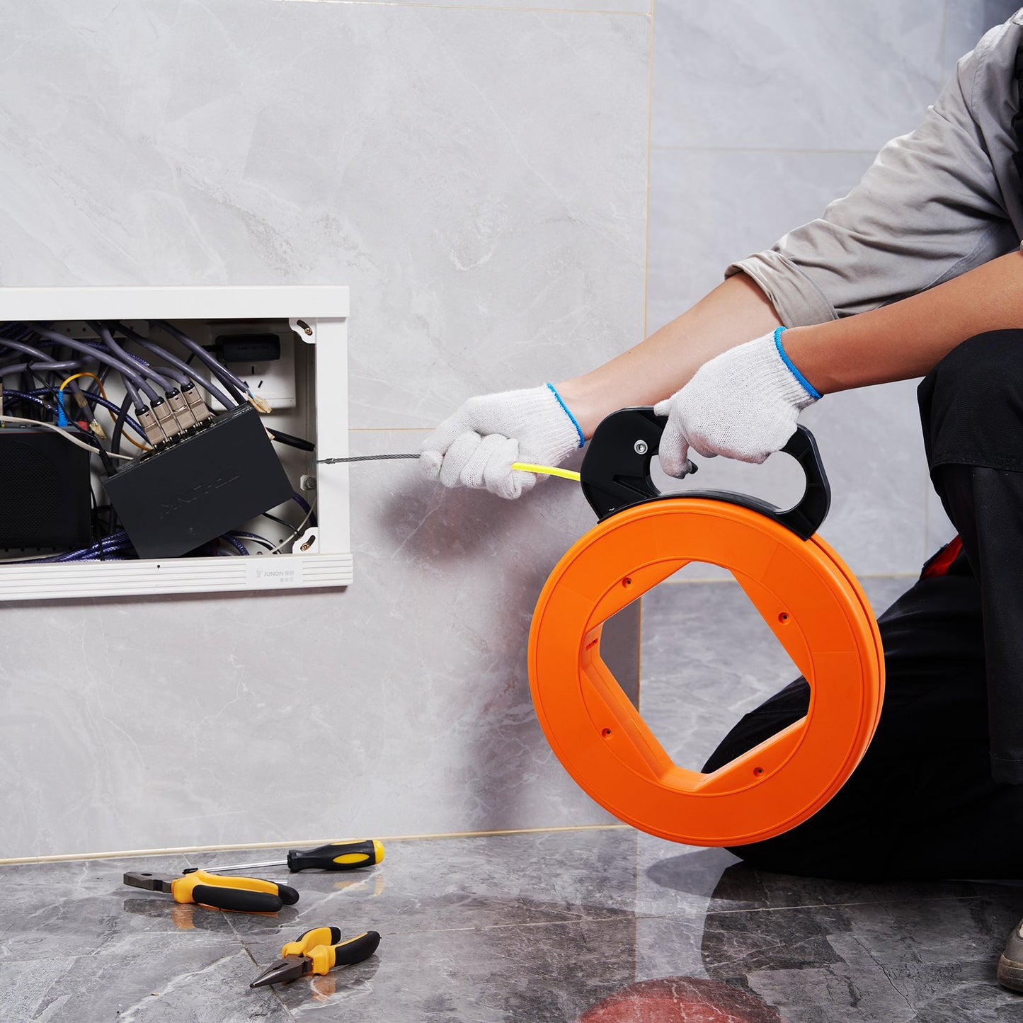 Fish Tape, 100 ft, 1/16-inch, Fiberglass Wire Puller with Optimized Housing and Handle, Easy-to-Use Cable Puller Tool, Flexible Wire Fishing Tools for Wall and Electrical Conduit, Non-Conductive