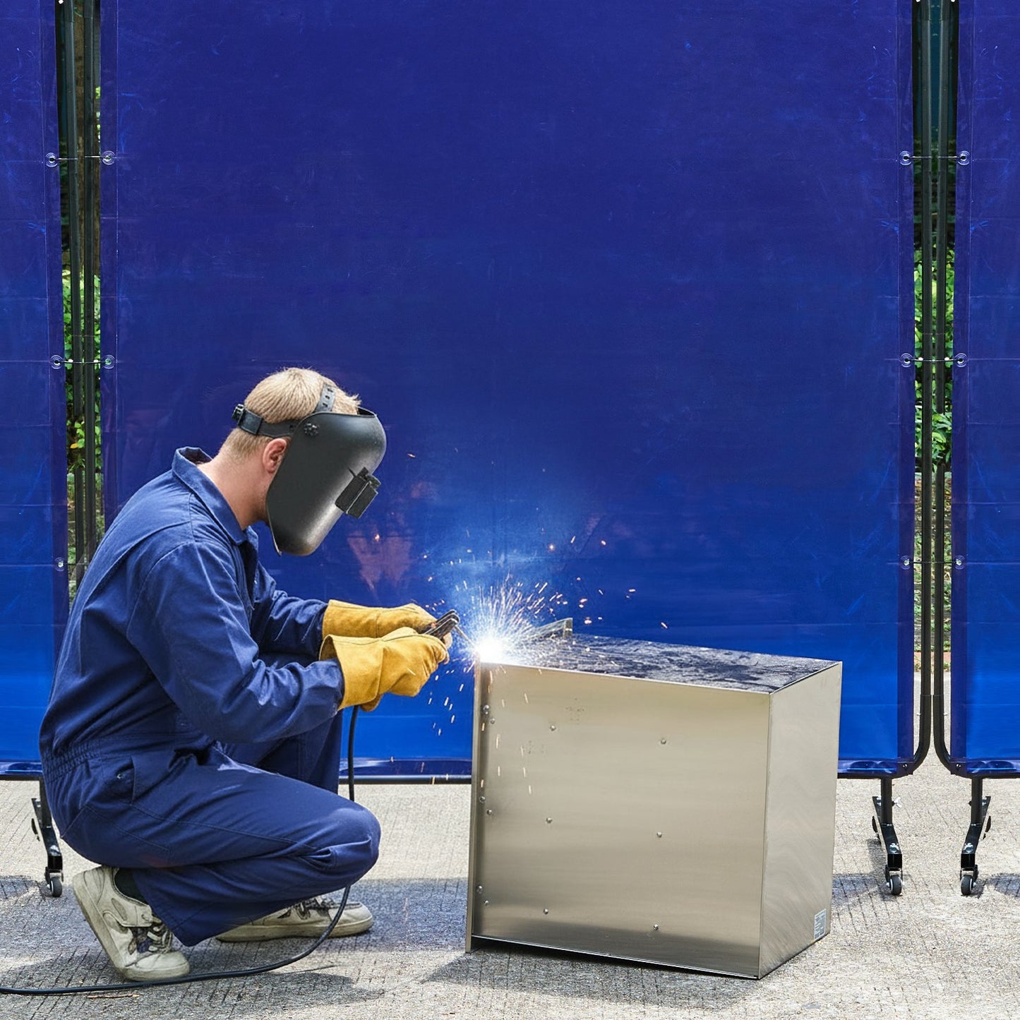 Welding Screen with Frame, 6 x 6 FT Welding Curtain Screen, Flame-Resistant Vinyl Safety Protection Screens with Lockable Swivel Wheels & 6-Level UV Protection for Workshop/Industrial Use, Blue