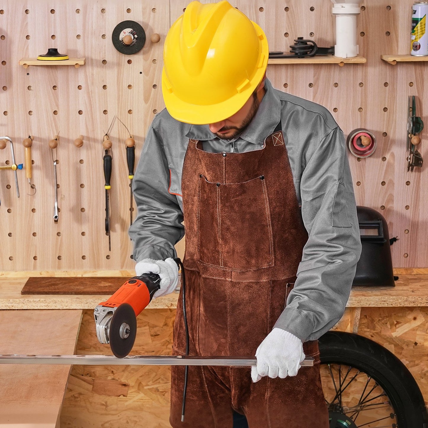 Leather Welding Apron Split Leg, Heavy Duty Cowhide Flame Resistant Welding Pants for Men Women, Heat-Resistant Safety Apron with 3 Pockets for Woodworking, Gardening, Blacksmithing, M-Size