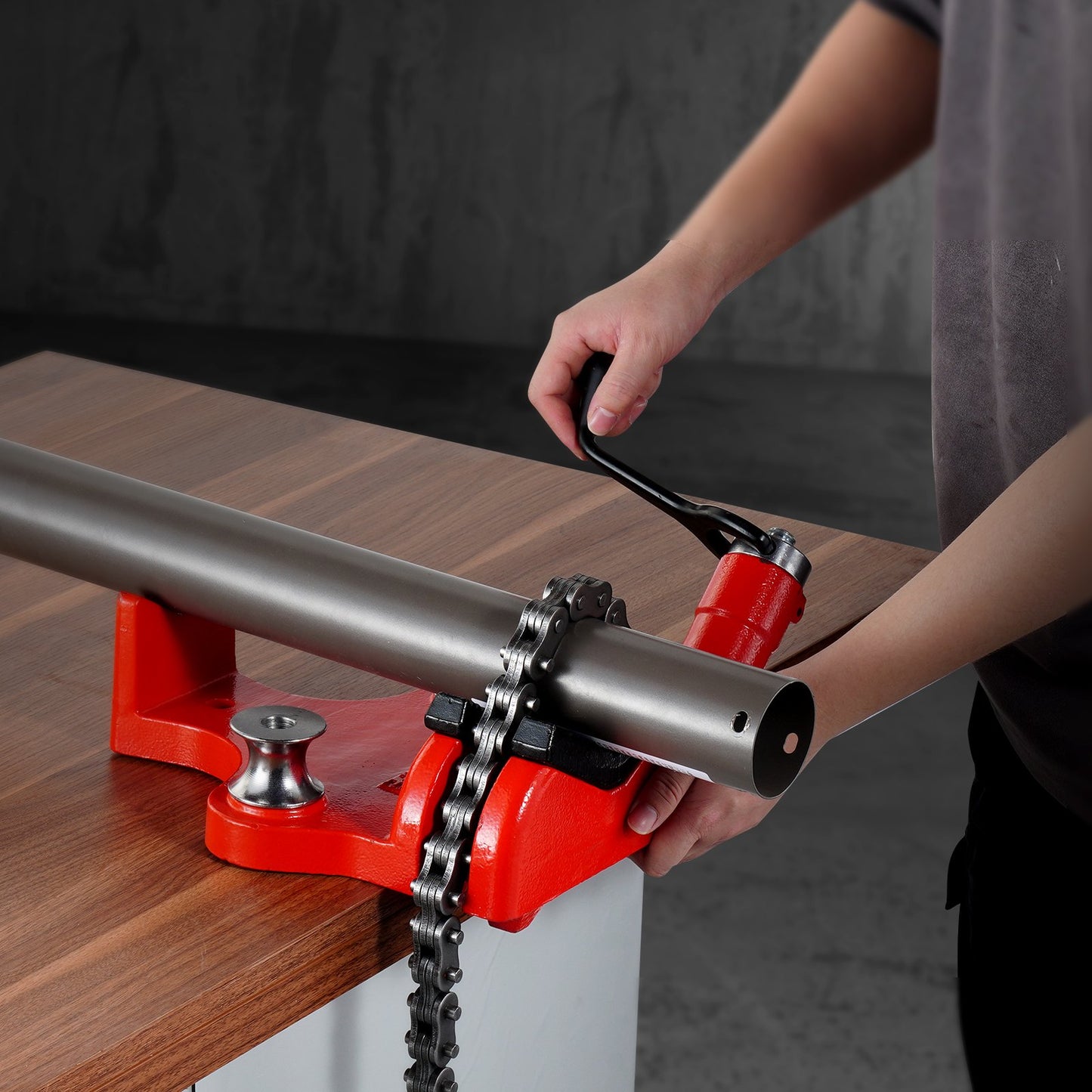 Heavy-Duty Pipe Chain Vise, 1/2" - 8" Pipe Capacity, 34.6" Rugged Chain & Cast Iron Base, Industrial-Grade Pipe Clamping for Plumbing, Automotive Repairs, Metalworking