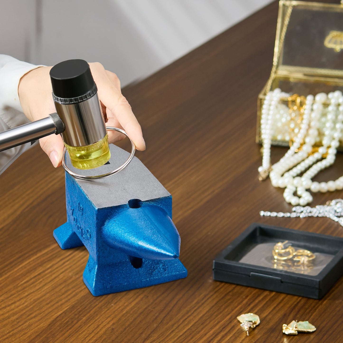 Single Horn Anvil 22Lbs Steel Anvil Blacksmith for Sale Forge Steel Tools with Round and Square Hole and Equipment Anvil Rugged Blacksmith Jewelers Durable and Robust Metalsmith Tool