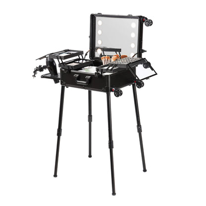 Sminktågfodral med lås, upplyst spegel, 4 förvaringsbrickor, borsthållare, högtalarväska för kosmetika för högtalare med svängbara hjul, fristående väska för professionell artistvagn Studio