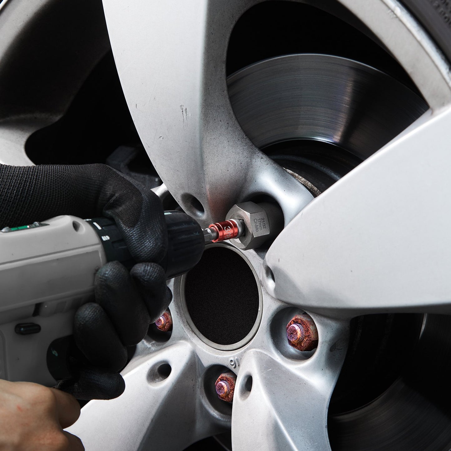 Bolt Extractor Set, 29-Piece Bolt and Nut Remover Set, 6mm to 10mm, 13/32" to 3/4", CR-MO Steel Extraction Socket Set with Storage Case, for Removing Damaged Rusted Bolts, Nuts and Screws