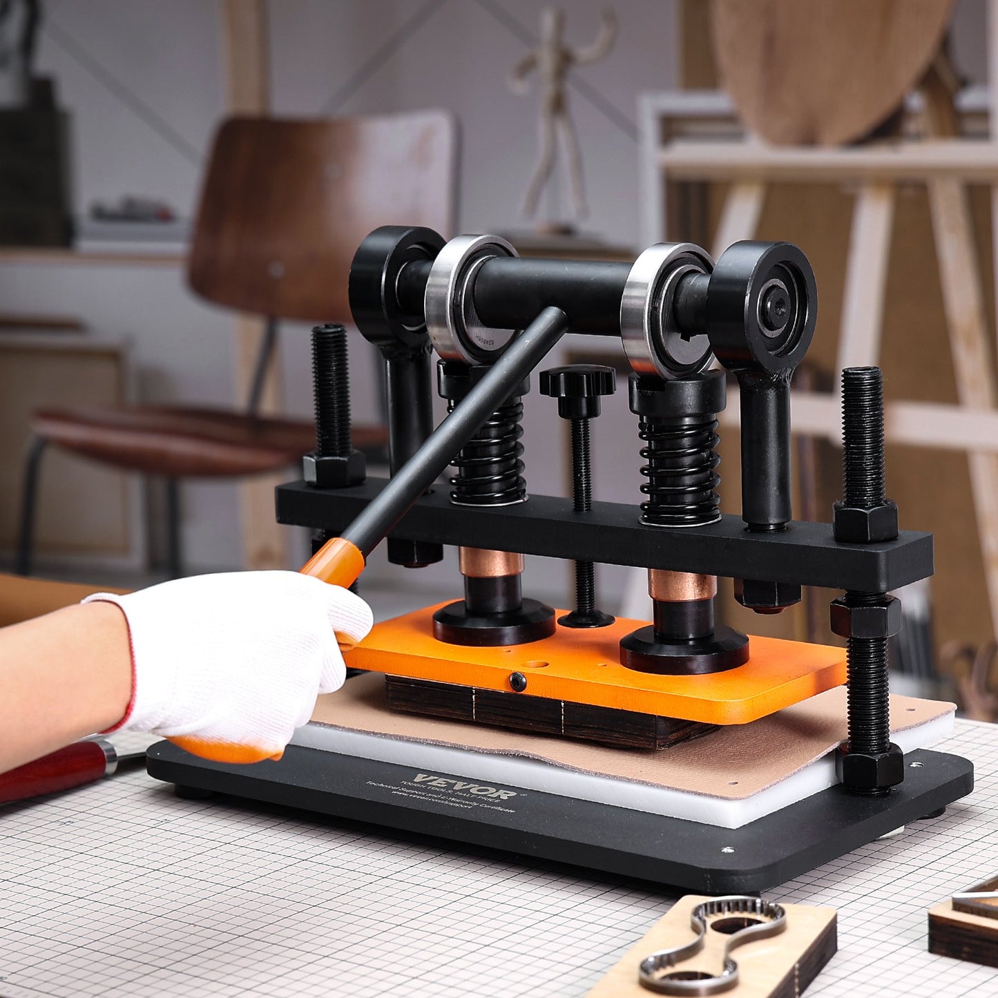 Leather Cutting Machine, 10.2 x 4.7 in Embossing Plate Manual Die Cutter, 0.47 in Pressure Stroke Dual Guide Shafts Die Cut Machine, Leather Embossing Machine for Various of Materials