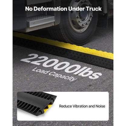 Kabelskyddsramp, 9 979 kg/axelkapacitet, 2-kanals kraftigt gummisnöre, slangskydd för slang, 100 x 75 mm kanal, farthinder med öppningsbart toppskydd, för inomhusbruk och utomhusbruk, 1-pack |  EU