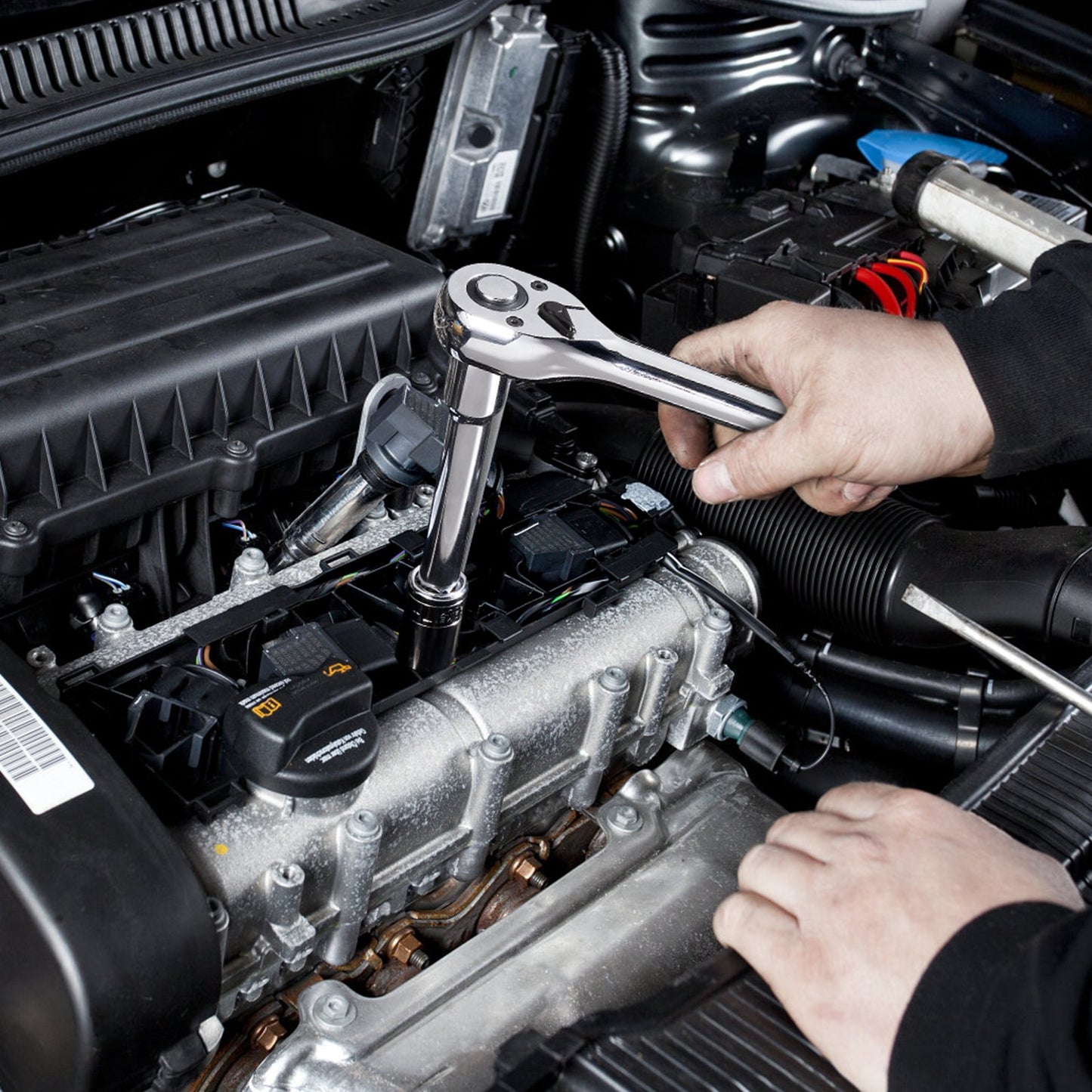 Socket Set, 1/4" and 3/8" Drive Socket and Ratchet Set, 6-Point Socket Opening, 106 Pcs Tool Set SAE and Metric, Deep and Standard Sockets, 5/32-1 in, 5-19 mm, with Accessories, Storage Case