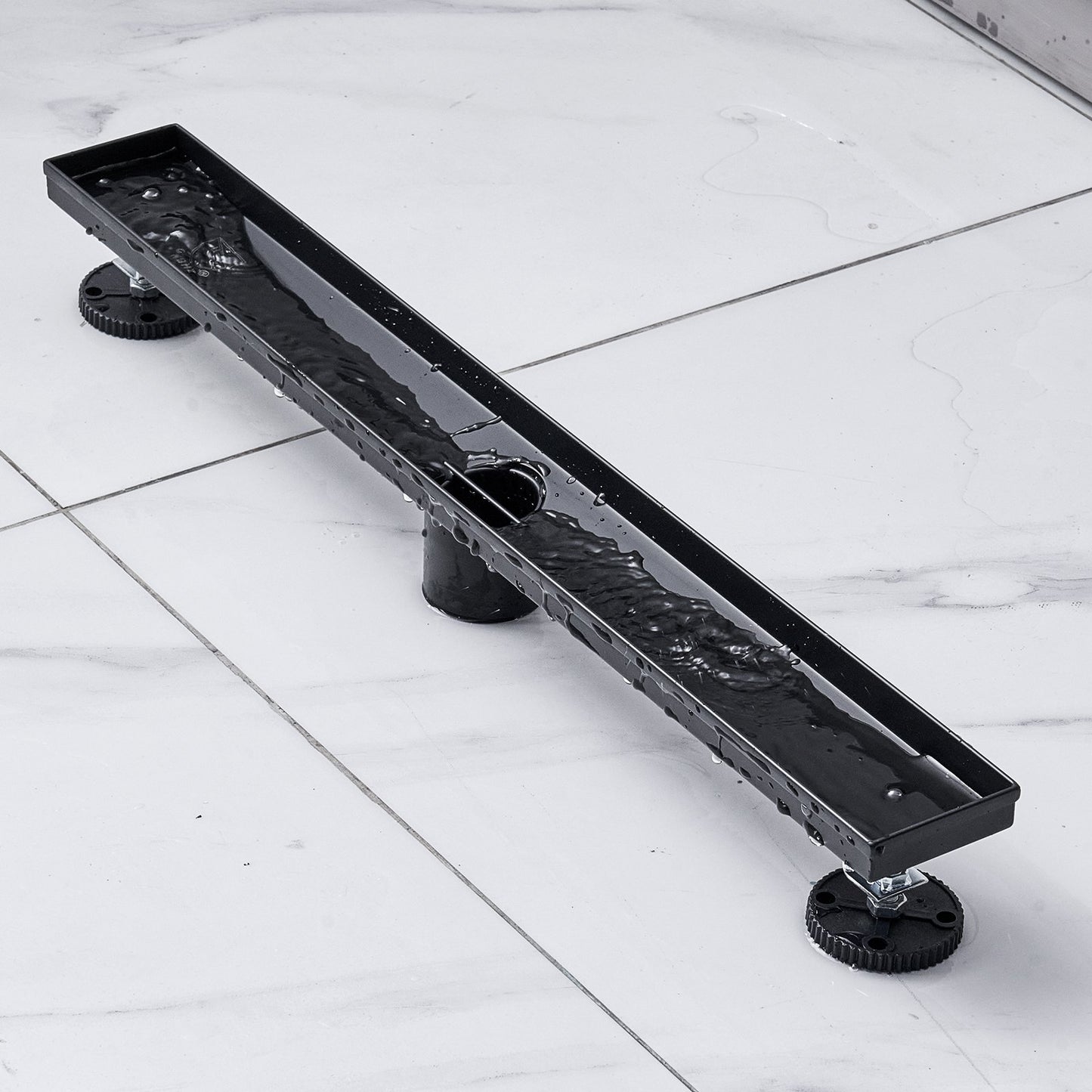 610 mm linearer Duschablauf versetzt mit Flieseneinsatzabdeckung, rechteckiger Duschbodenablauf aus gebürstetem Edelstahl 304, eleganter linearer Ablauf mit Haarsieb, schwarz