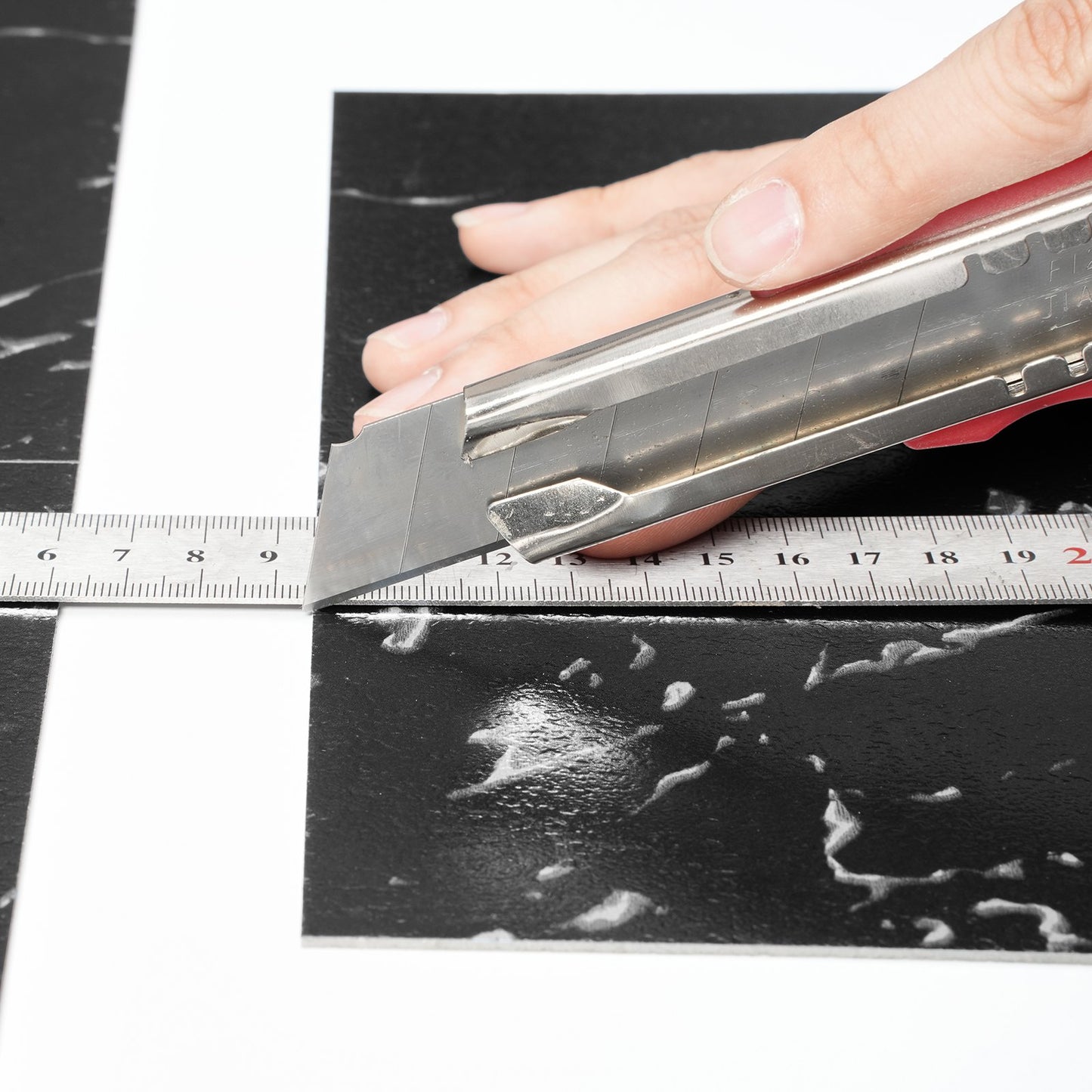 Selbstklebende Vinyl-Bodenfliesen, 30,5 x 30,5 cm, 50 Stück, 1,5 mm dick, schwarzer Marmor